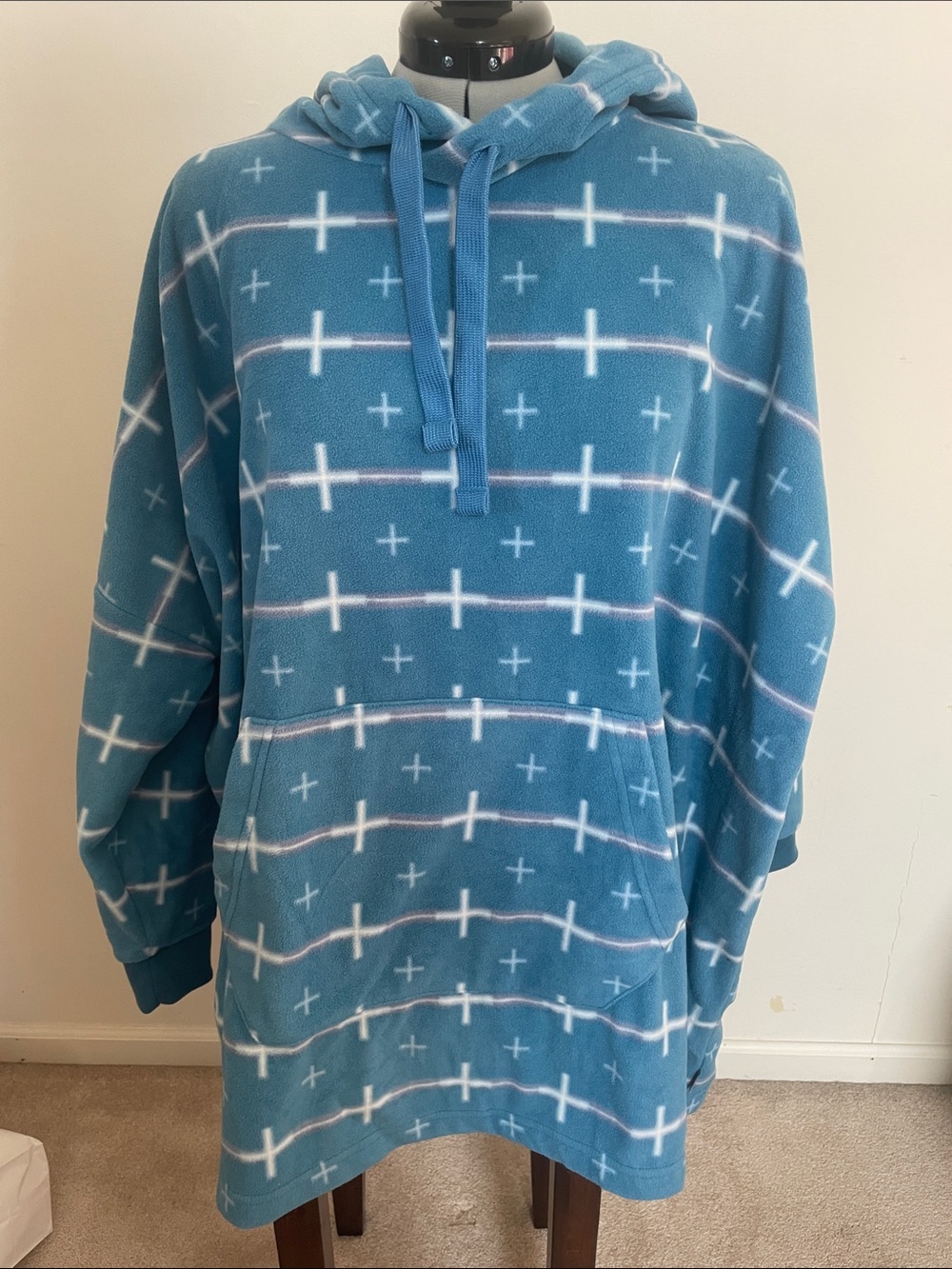 Eddie Bauer Blue & White Quest Fleece Blanket Hoodie - Small